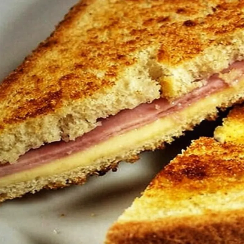 Sandwich Jamón y queso